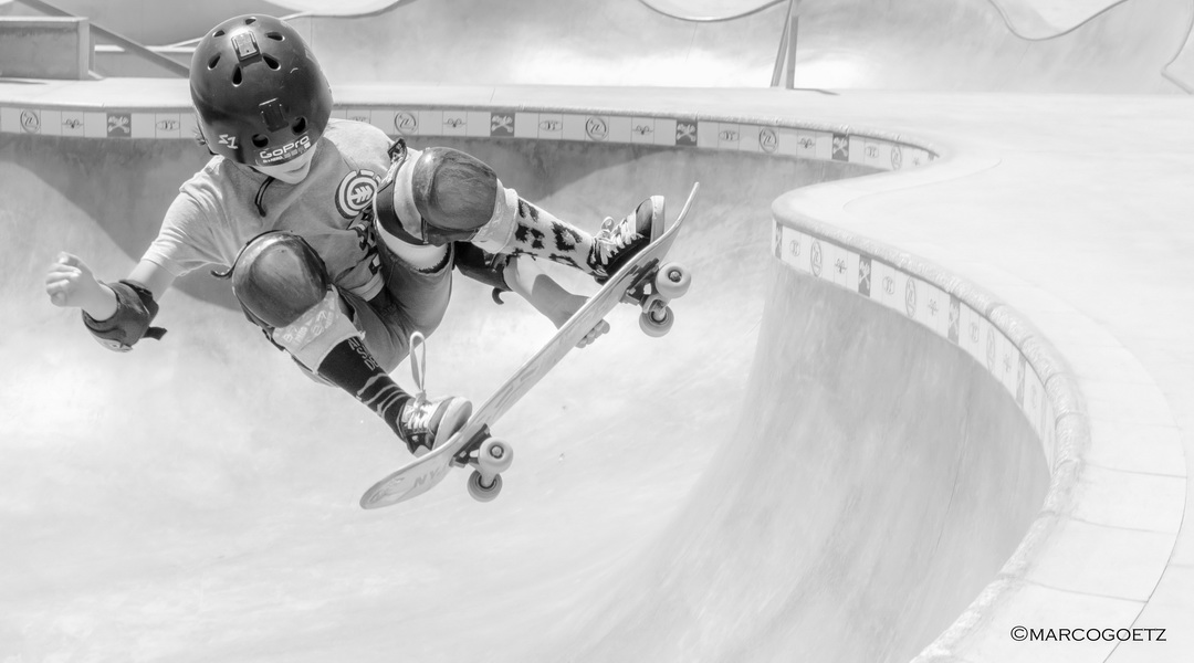 SKATEBOARD KID VENICE BEACH LA USA 